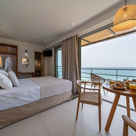 Thea Beachfront Suites In Lourdas Beach Lourdata  Exteriér fotografie
