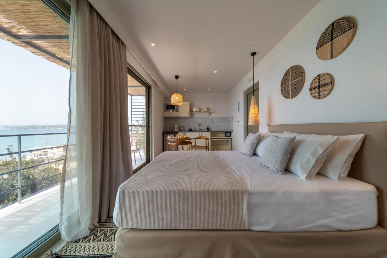 Thea Beachfront Suites In Lourdas Beach Lourdata  Exteriér fotografie