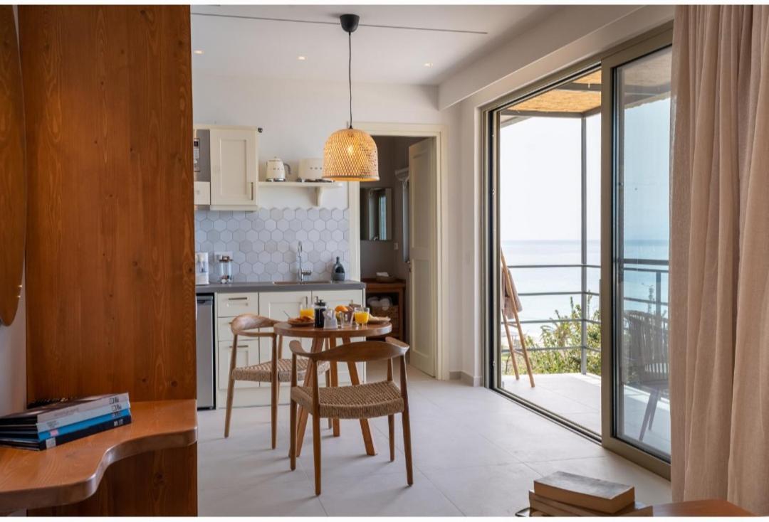 Thea Beachfront Suites In Lourdas Beach Lourdata  Exteriér fotografie